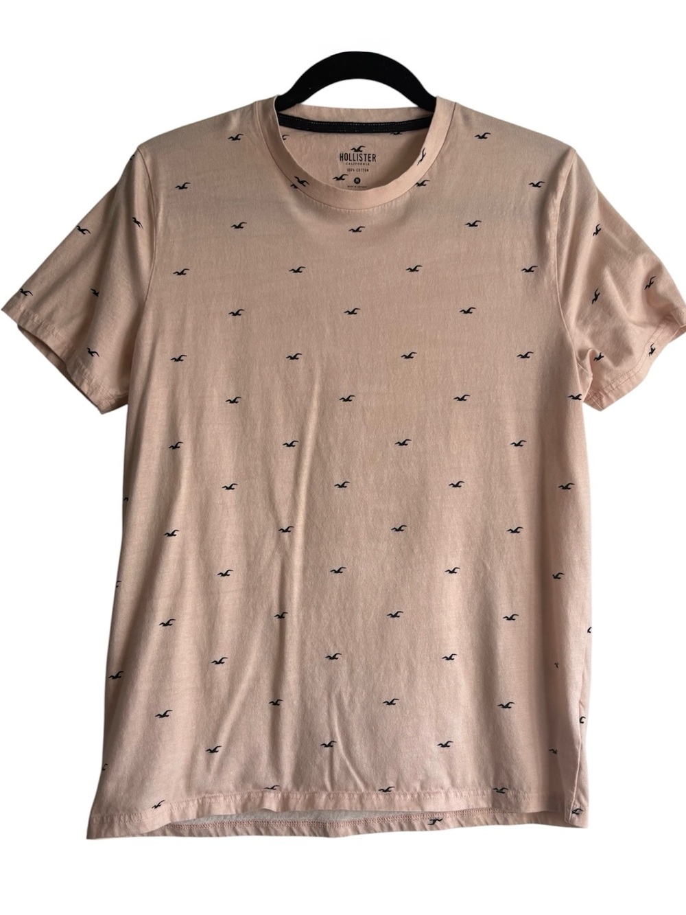 ***5/25*** Hollister Men's Light Pink Tee with Navy Mini Seagull Print